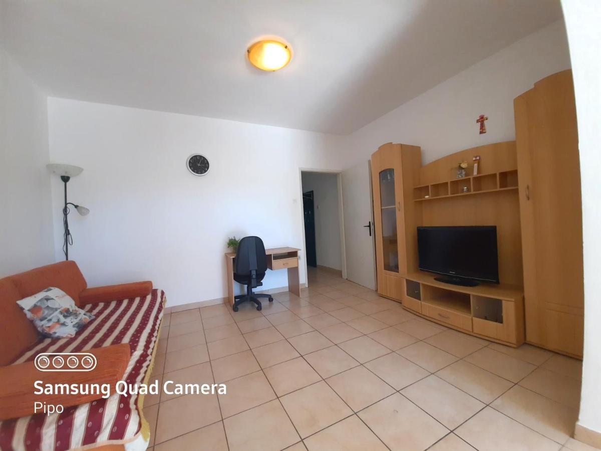Apartman Samblic คิร์ก ภายนอก รูปภาพ