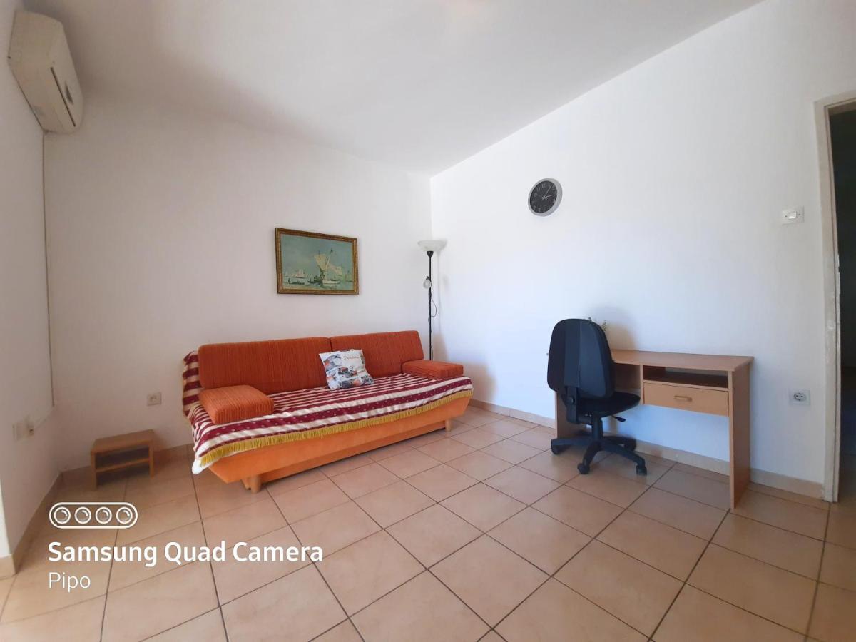 Apartman Samblic คิร์ก ภายนอก รูปภาพ